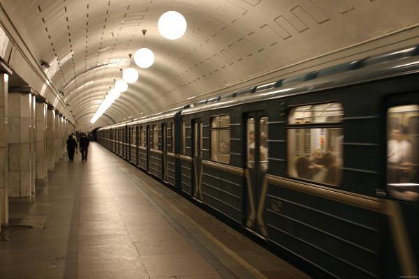 Milyen messze van a metró Moszkvában és hogyan navigálhat?